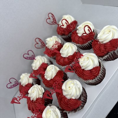 24 Standard Cupcakes 
