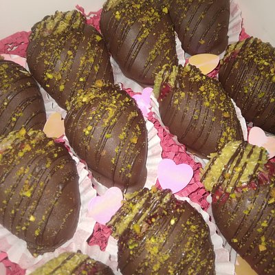 DUBAI CHOCOLATE COVERED STRAWBERRIES 