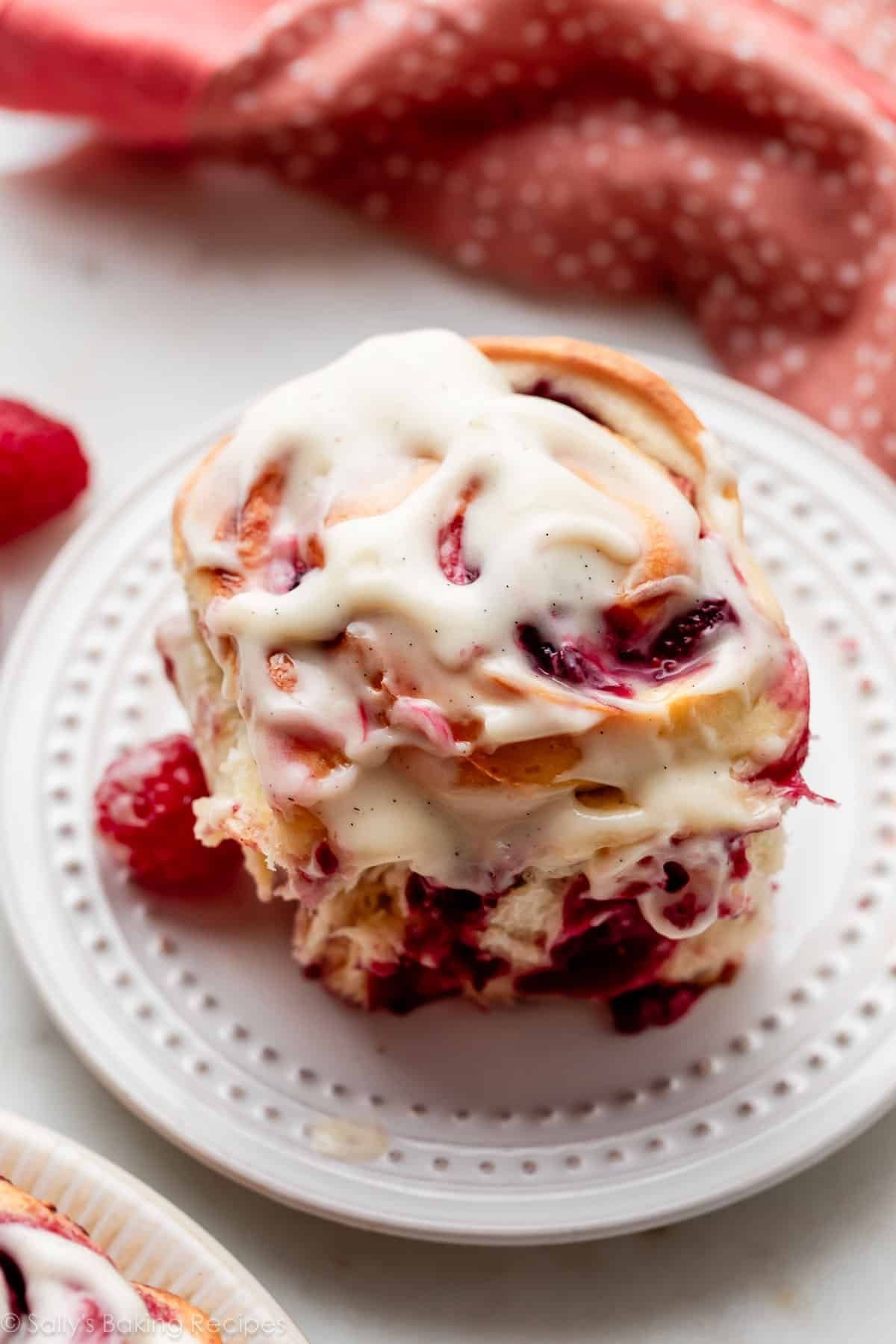 Raspberry White Chocolate Sweet Rolls 4ct