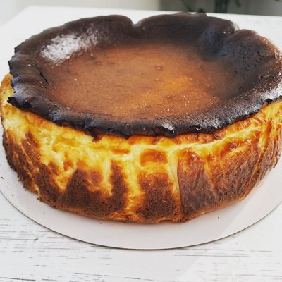 Basque Burnt Cheesecake (Tarta De Queso Estilo La Viña)