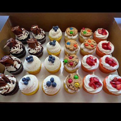 Assorted Cupcake Box
