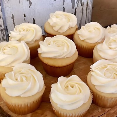Cupcakes • Dozen