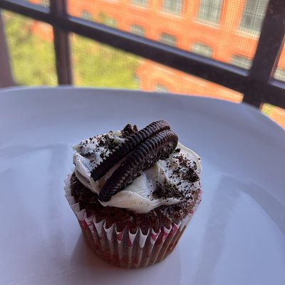 Oreo Cheesecake Cupcakes