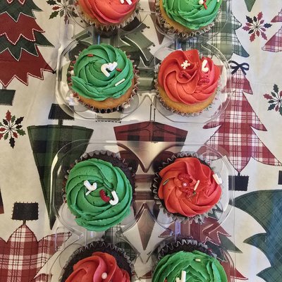 Chocolate Holiday Cupcake (12 Pack)