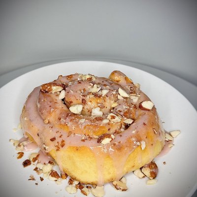 Strawberry Almond Crème 