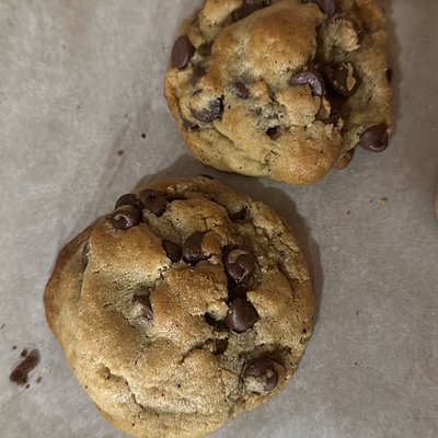 6 Brown Butter Sourdough Chocolate Chip Cookies 
