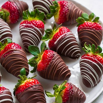 Chocolate Covered Strawberries - Dozen