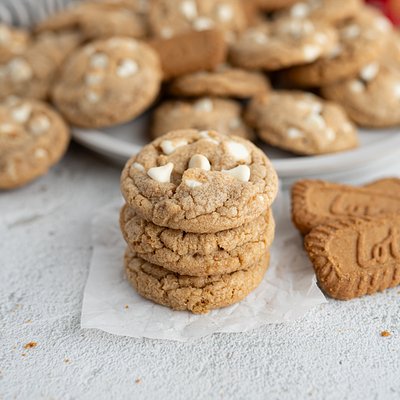 Stuffed Biscoff Cookies