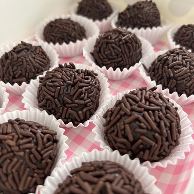 Brigadeiro 12-pk