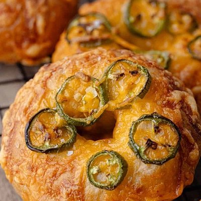 Sourdough Bagel - Jalapeño Cheddar 
