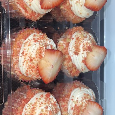 Strawberry Crunch Cupcakes