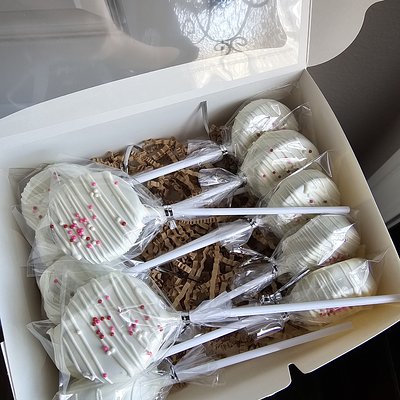 Custom Cake Pops