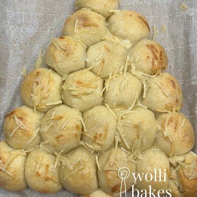 Pull Apart Rolls - Pumpkin Or Christmas Tree shaped 
