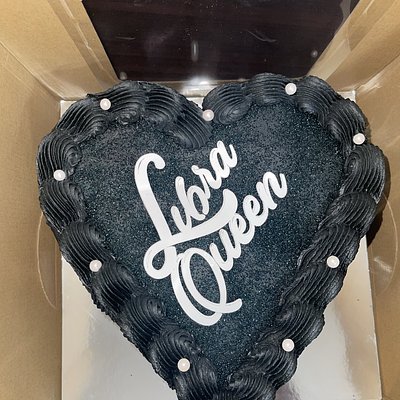 8” Heart Cake serves 24