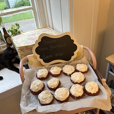 Dozen Red Velvet