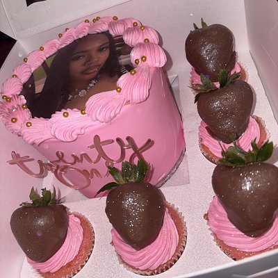 Bento Box (6 Inch Cake + 5 Cupcakes)