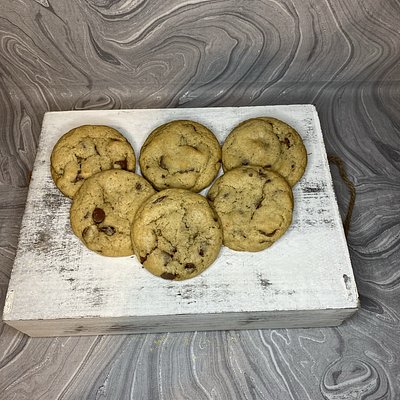 6 Chocolate Chip Cookies