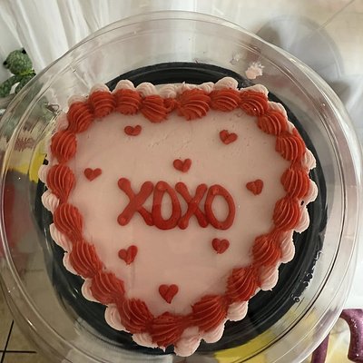 VALENTINE’S: Heart-Shaped Cake