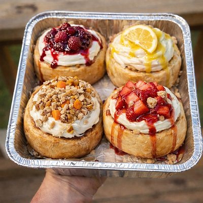 Spring Cinnamon Rolls – Pack of 4 🌸