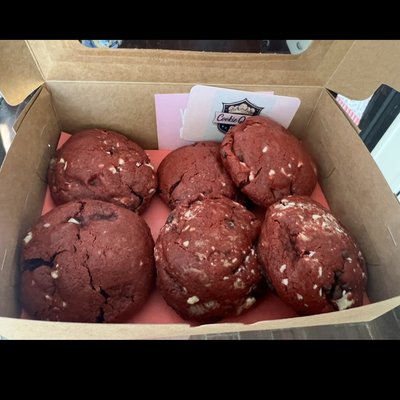 1/2 dozen cookies 