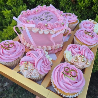 Bento Box (8 Cupcakes)