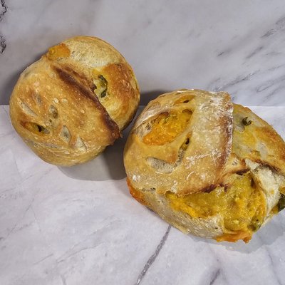 Large Jalapeño Cheddar Sourdough