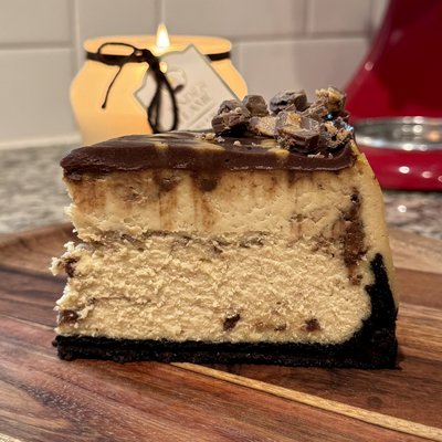 Reese’s Peanut Butter Fudge Cheesecake 
