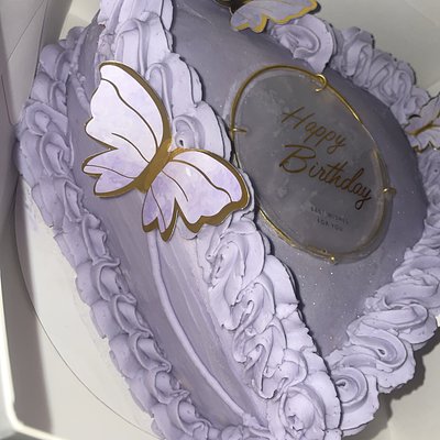 Medium Heart Cake 