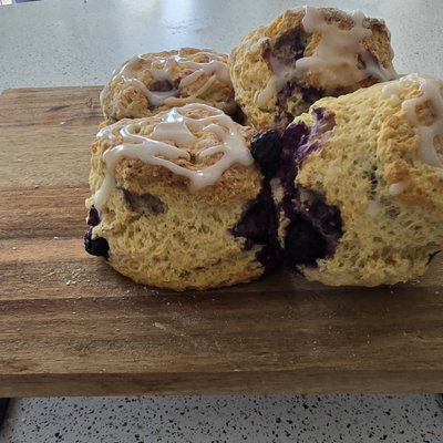 Blueberry and Lemon Scone  × 4 Scones