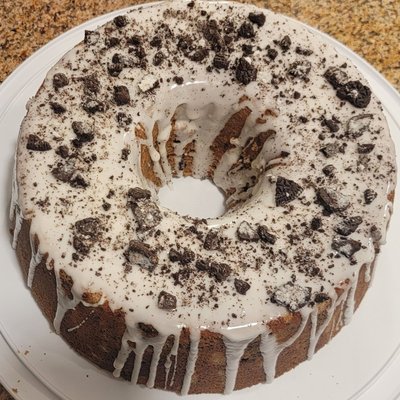 Cookies And Cream Pound Cake