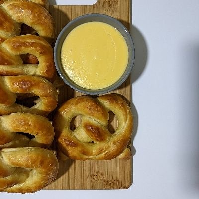 (8) Soft Pretzels With Cheese Sauce