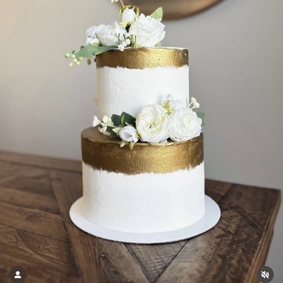 8” / 6” Custom Tiered Cake (Serves 40) 