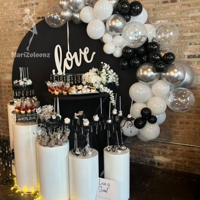 LOVE sweets Station with Balloon Garland 