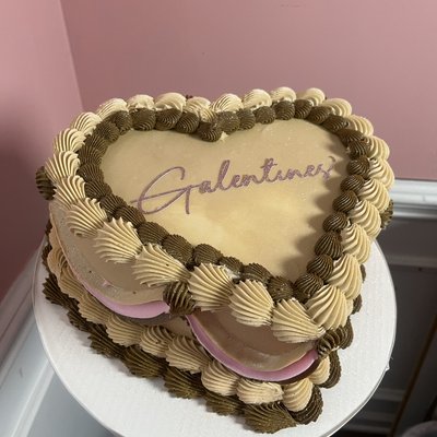 8 Inch Heart Cake 