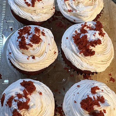 Red Velvet Cupcakes (6 Pack)