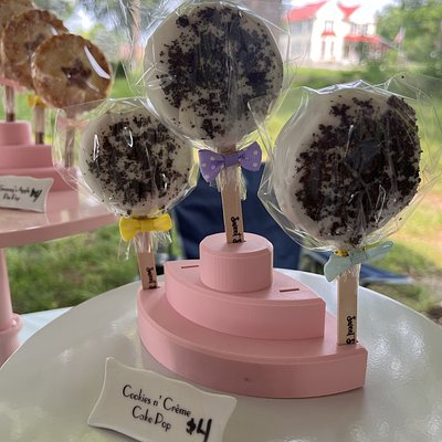 Cookies N’ Creme - Dozen (12)
