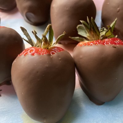 Chocolate Dipped Strawberries 