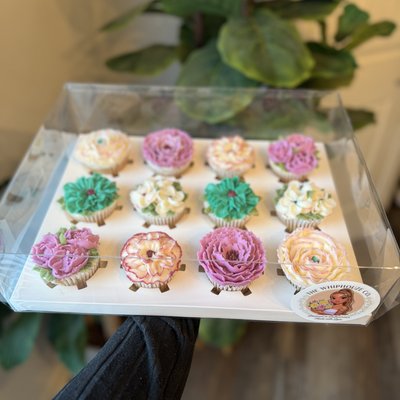 🌸 Luxe Floral Cupcake Box (12 Cupcakes)