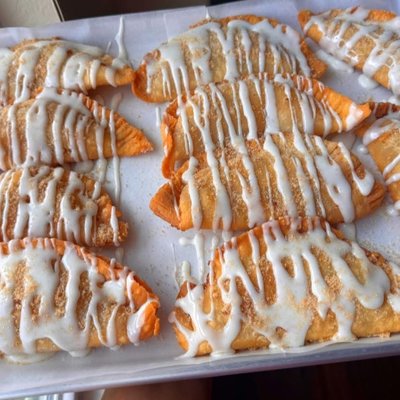 Fried Peach Cobbler Pies 