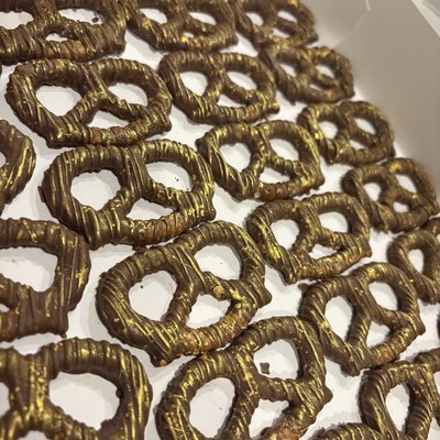 1 Dozen Milk Chocolate Covered Pretzels 