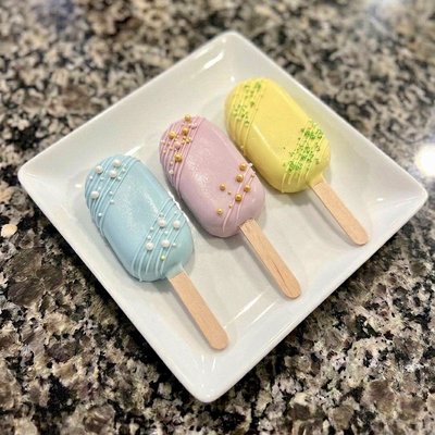Customizable Cakesicles