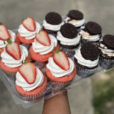 Cupcakes - 2 flavors 
