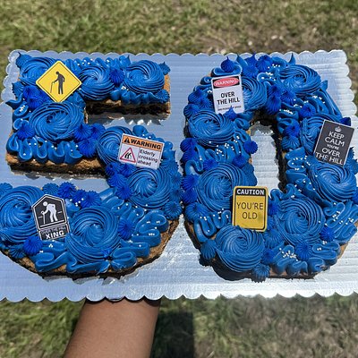 Medium Single Layered Cookie Cake