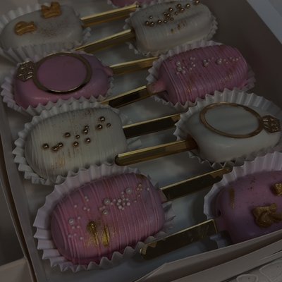 Cakesicles 