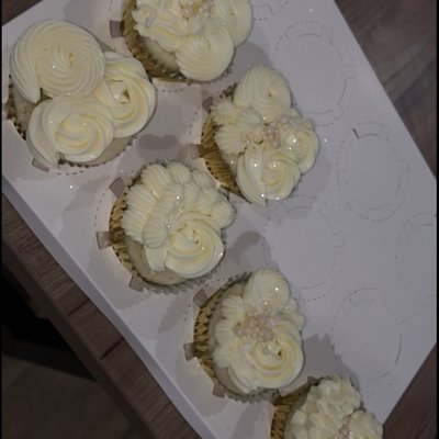 Vanilla Cupcake - Half Dozen