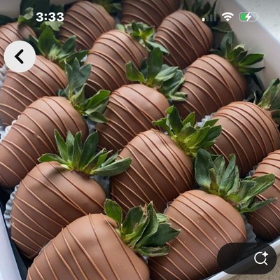Dozen berries (Milk chocolate) (12)