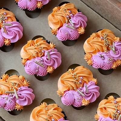 Deluxe Cupcakes- (One Flavor): Specify 2 Colors in Notes