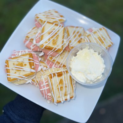 Strawberry Banana Pudding W/ Dip