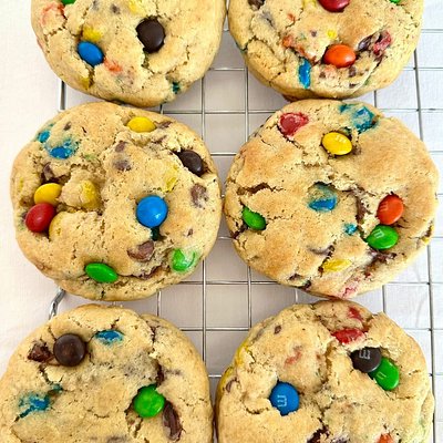 M&M Chocolate Chip (1 Dozen)