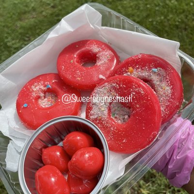 4 Candy Pineapples & 5 Bubble Gum Candy Grapes OR REGULAR CANDY GRAPES Combo